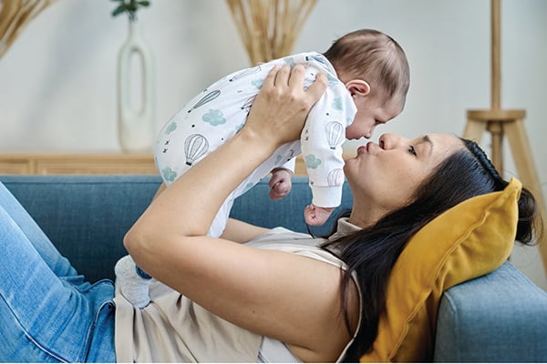 Mother_Couch_Web Mother_Couch_Web