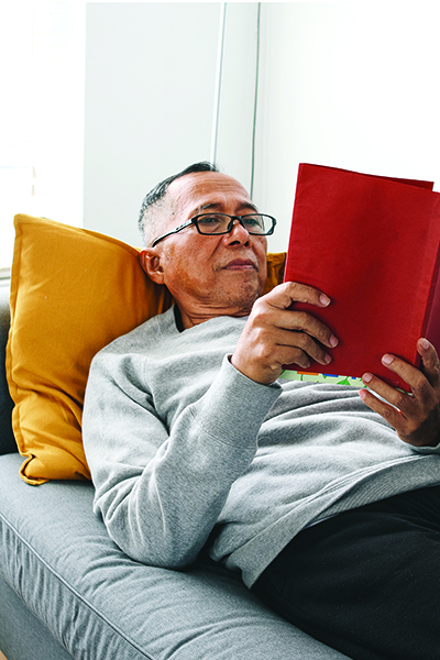 Man_Reading_Book_Web Man_Reading_Book_Web